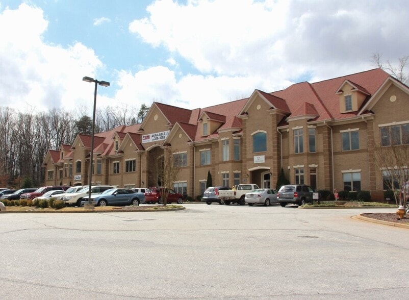 12 Maple Tree Ct, Greenville, SC for lease - Building Photo - Image 1 of 8