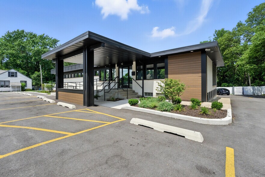 3820 Central Ave, Lake Station, IN à louer - Photo du bâtiment - Image 3 de 20