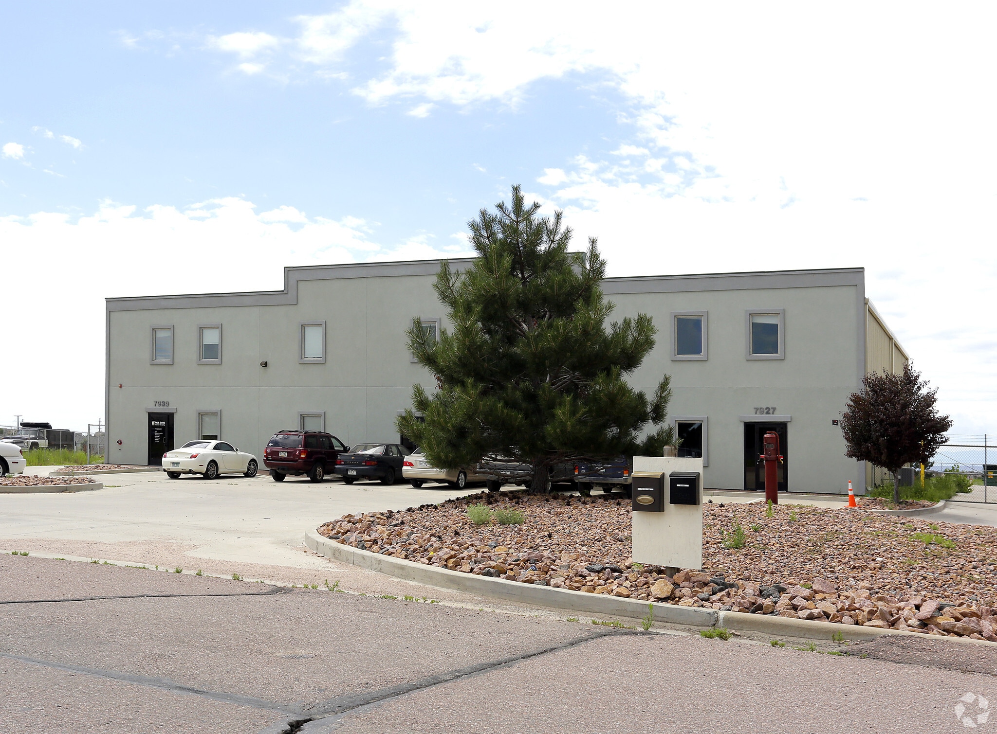 7927-7939 Red Granite Loop, Colorado Springs, CO for lease Primary Photo- Image 1 of 18