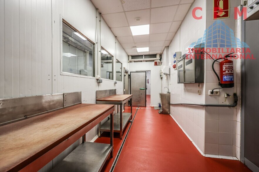 Industrial in Madrid, Madrid for sale - Building Photo - Image 2 of 3
