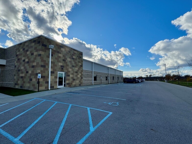 940 Park East Blvd, Lafayette, IN à louer - Photo du bâtiment - Image 3 de 5