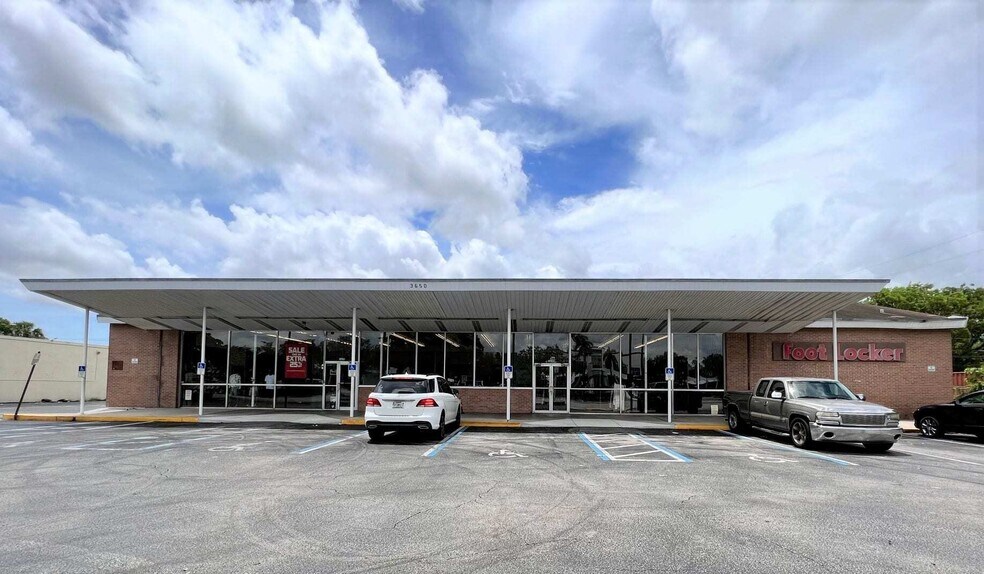 3650 W Broward Blvd, Fort Lauderdale, FL à louer - Photo du bâtiment - Image 1 de 1