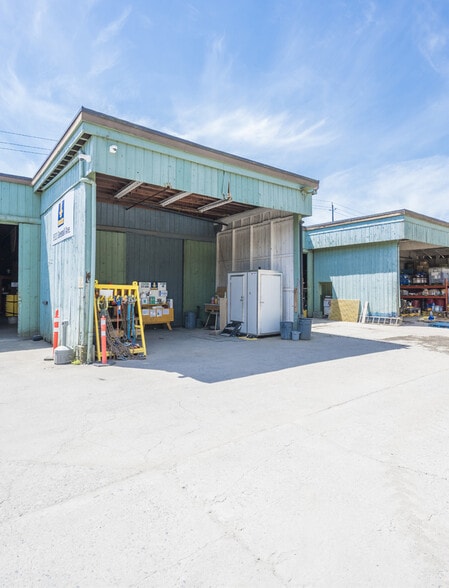 8823 Greenall Ave, Burnaby, BC for lease - Building Photo - Image 2 of 6
