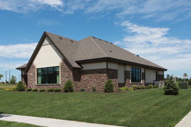 More details for 4644 Victor Path, Hugo, MN - Retail for Sale