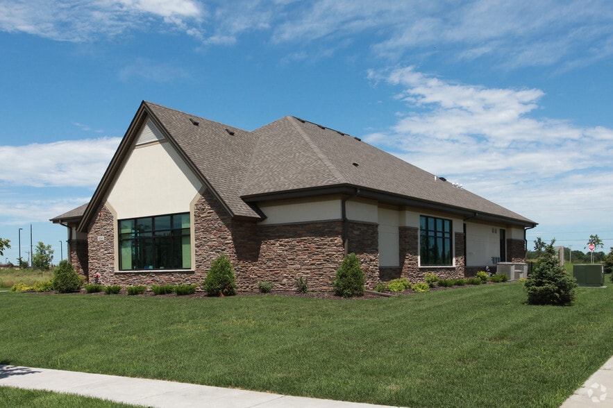 4644 Victor Path, Hugo, MN for sale - Building Photo - Image 1 of 3