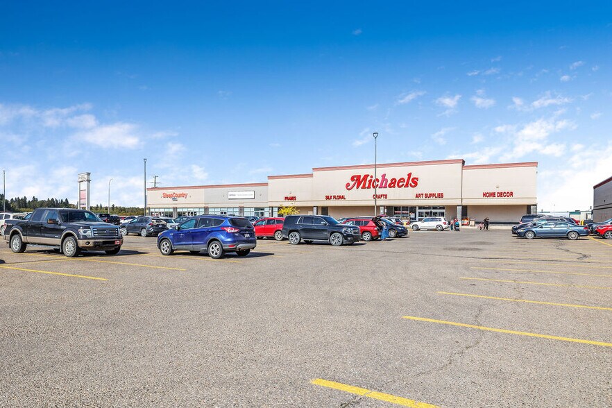 2250 50 Ave, Red Deer County, AB à louer - Photo du bâtiment - Image 2 de 6