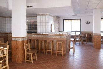 Retail in Guadalajara, Guadalajara for lease Interior Photo- Image 2 of 9