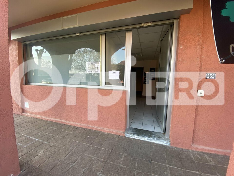 Office in Arnas for lease Building Photo- Image 1 of 6