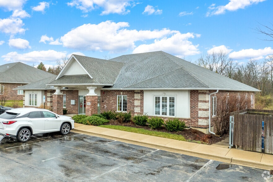 3341 Hobson Rd, Woodridge, IL for sale - Primary Photo - Image 1 of 9