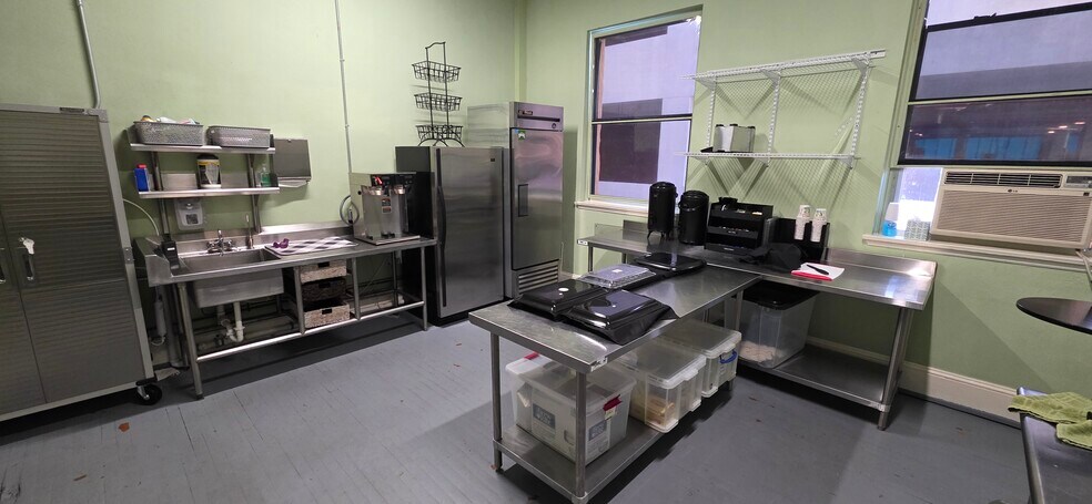 302 Grove St N, Saint Petersburg, FL à vendre - Photo intérieure - Image 3 de 10