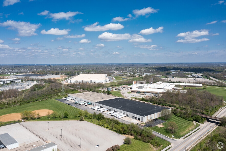 7090 Industrial Rd, Florence, KY for lease - Building Photo - Image 2 of 4