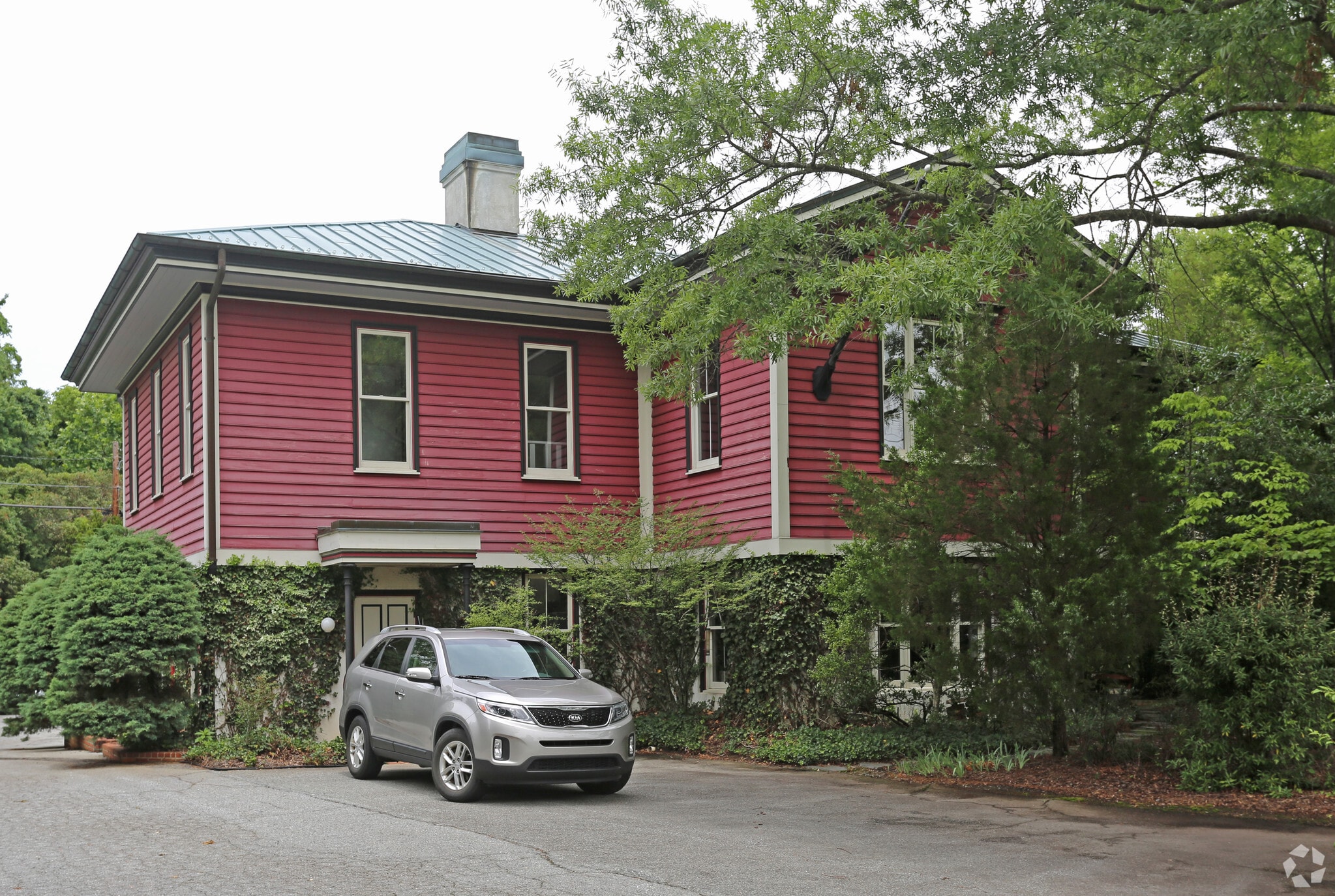 720 W Main St, Jamestown, NC for sale Primary Photo- Image 1 of 18