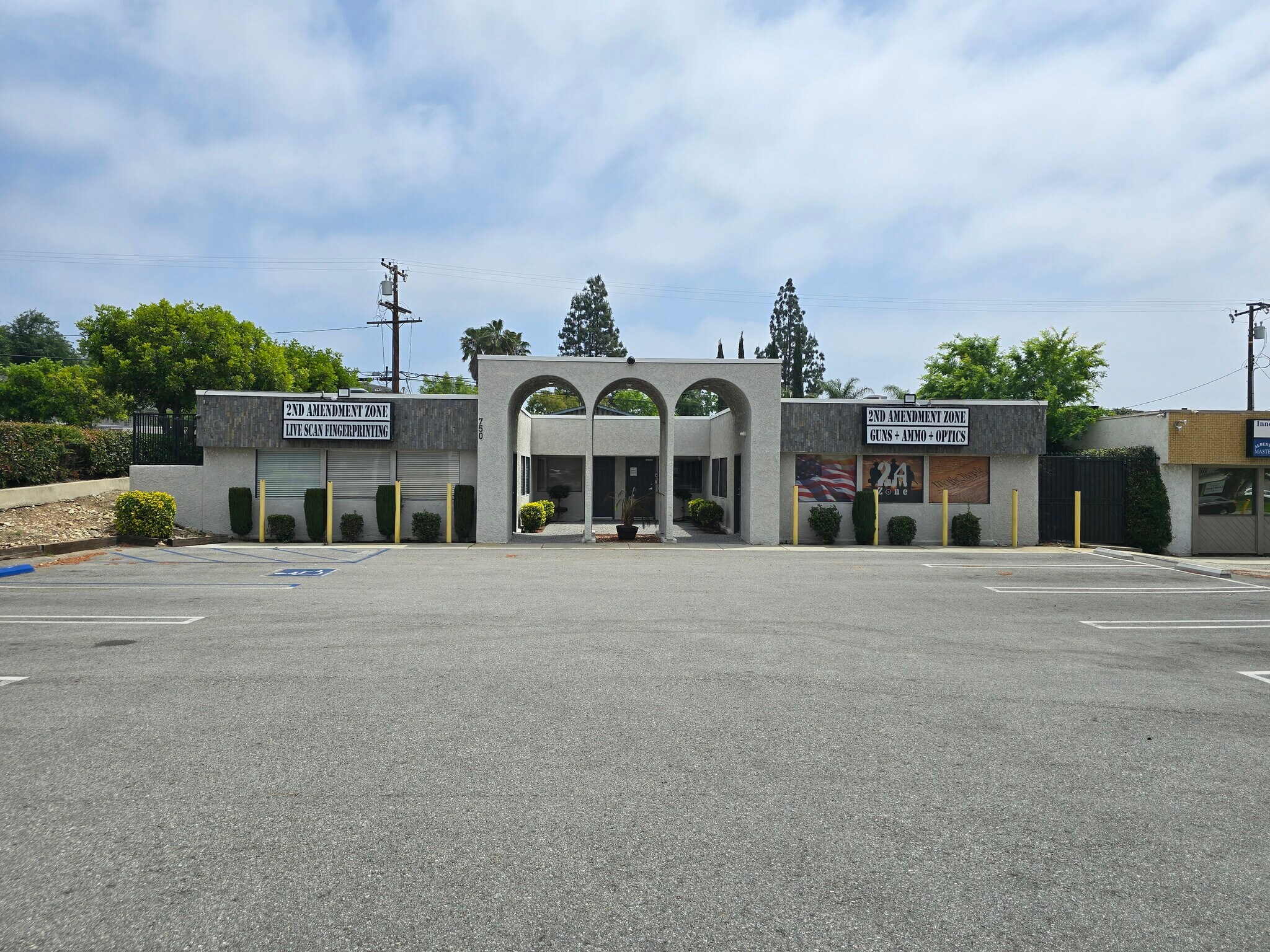 750 N Mountain Ave, Upland, CA à vendre Photo du bâtiment- Image 1 de 1