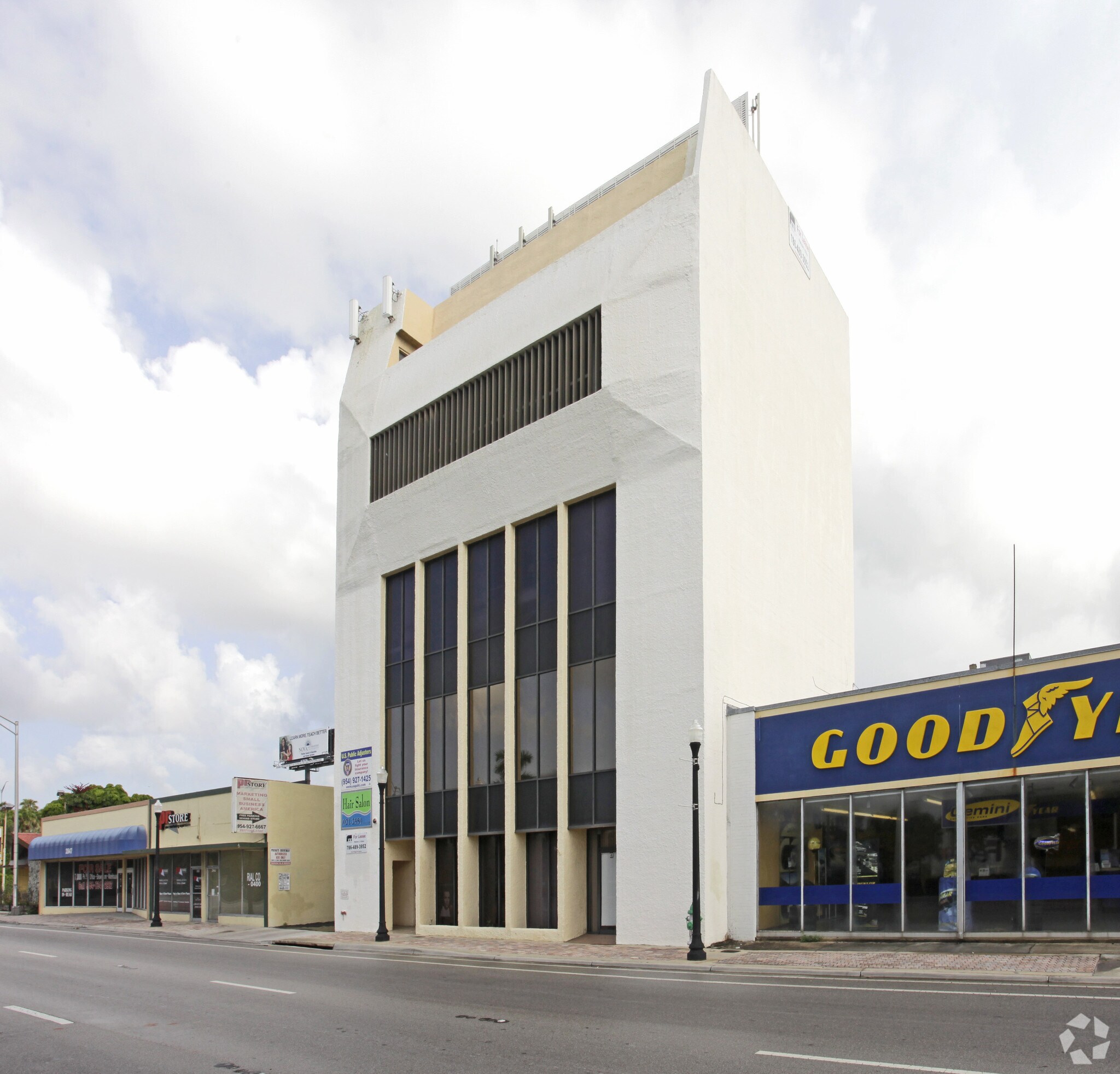 2835 Hollywood Blvd, Hollywood, FL à louer Photo du bâtiment- Image 1 de 14