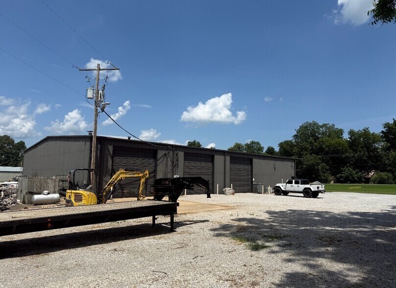 25 Mack St, Batesville, AR à louer - Photo du bâtiment - Image 3 de 4
