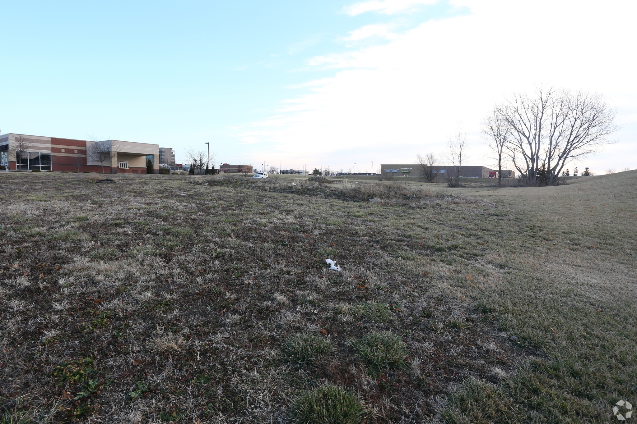 18555 W 151st St, Olathe, KS for sale Primary Photo- Image 1 of 8
