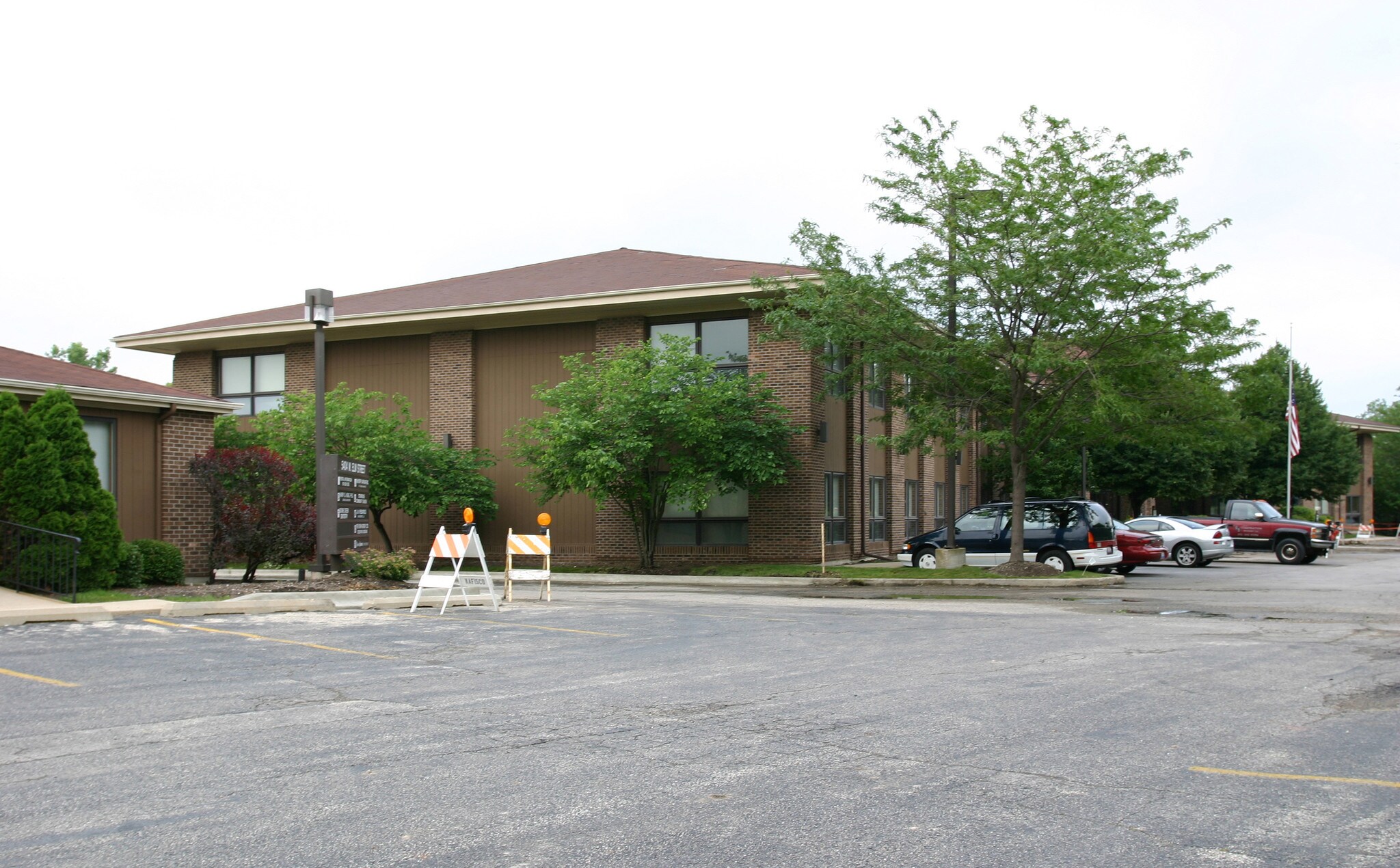 5400 W Elm St, McHenry, IL for lease Primary Photo- Image 1 of 16