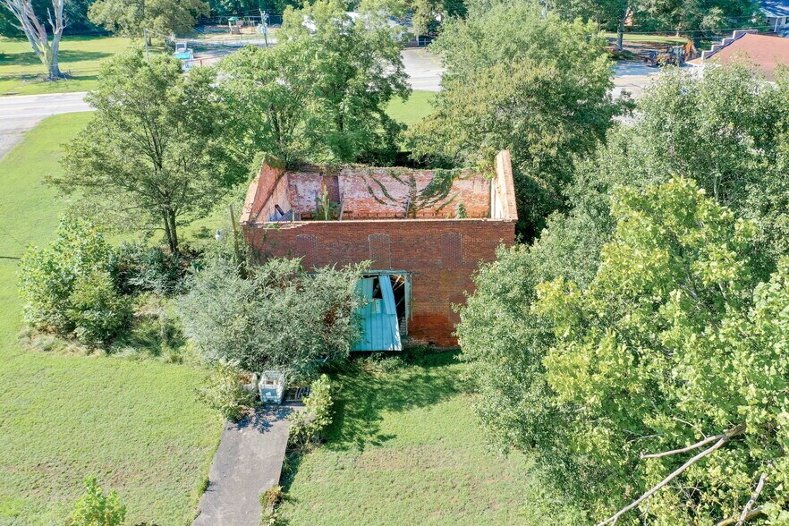 208 Carolina Dr, Liberty, SC à vendre - Photo du bâtiment - Image 3 de 14