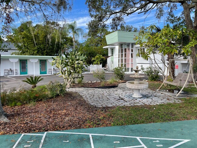 More details for 1064 Broadway, Dunedin, FL - Hospitality for Sale