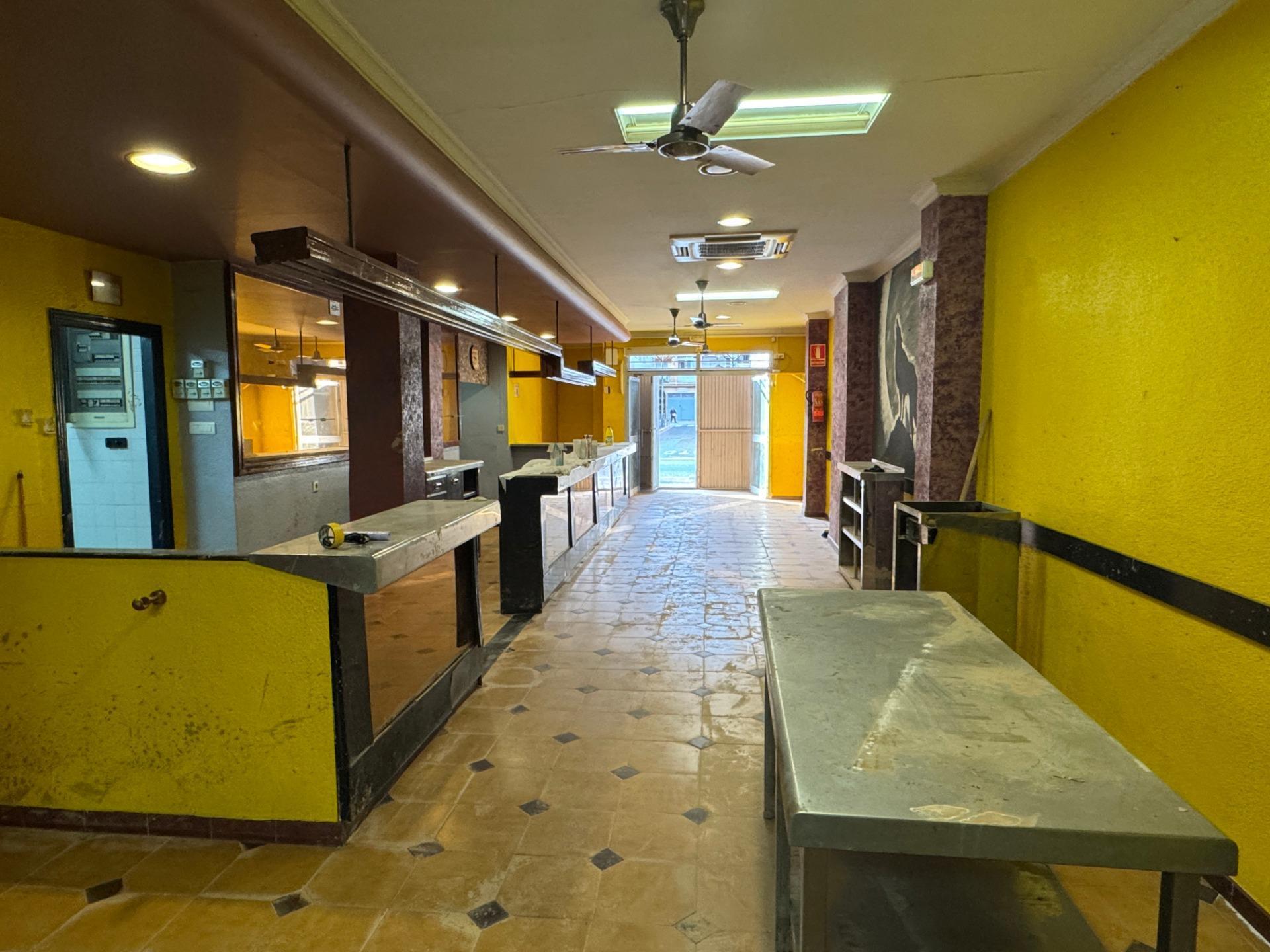 Retail in Algemesí for lease Building Photo- Image 1 of 9