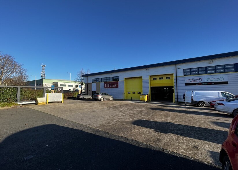 Victoria Rd, Leeds à vendre - Photo du bâtiment - Image 2 de 2