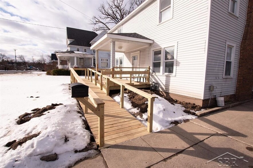 Adult Foster Care Properties portfolio of 3 properties for sale on LoopNet.ca - Primary Photo - Image 3 of 3