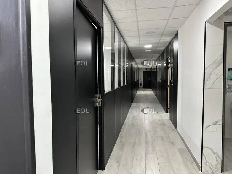 Flex in Les Pennes-Mirabeau for sale - Interior Photo - Image 3 of 8
