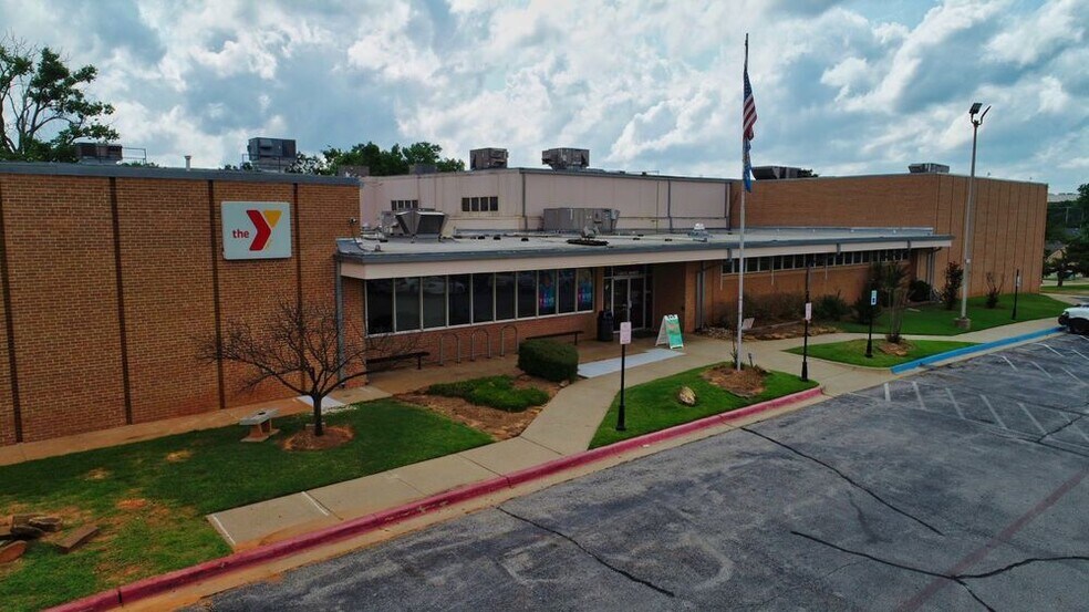 1220 S Rankin St, Edmond, OK à vendre - Photo du bâtiment - Image 2 de 10