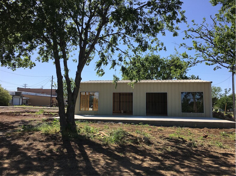 115 W Lake St, Krum, TX à vendre - Photo de construction - Image 2 de 37