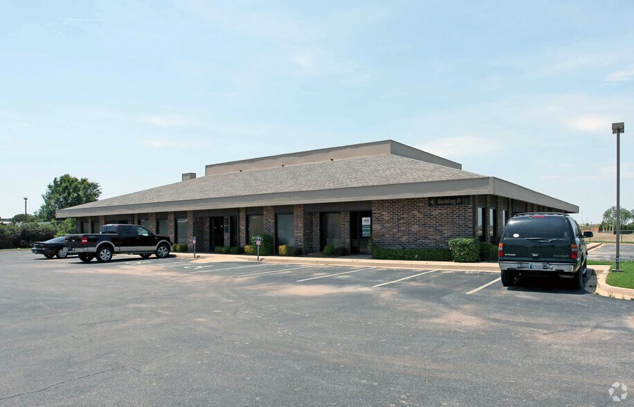 510 E Memorial Rd, Oklahoma City, OK for sale - Building Photo - Image 3 of 4
