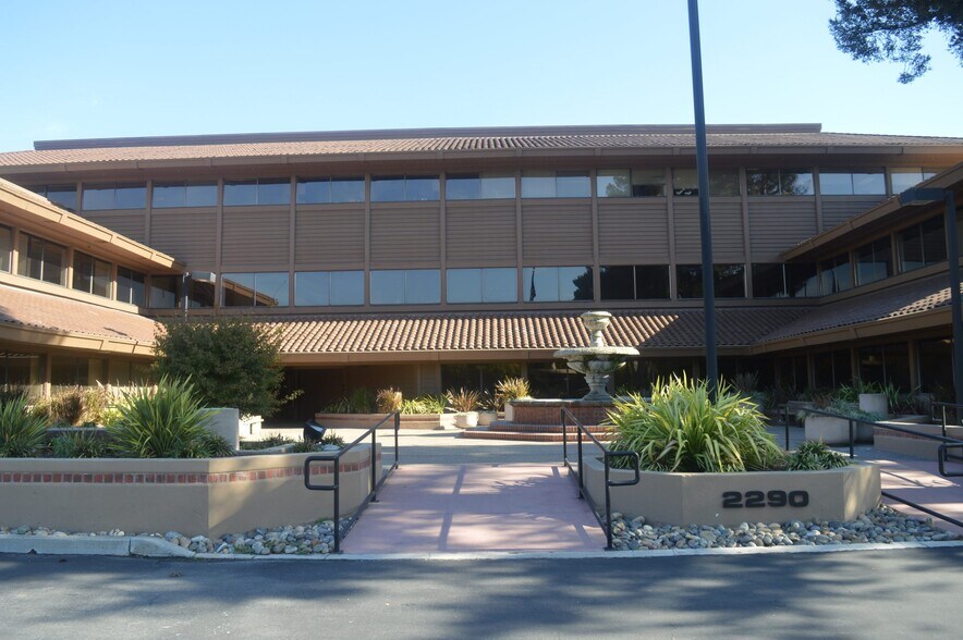 2290 N 1st St, San Jose, CA à louer - Photo du bâtiment - Image 1 de 13