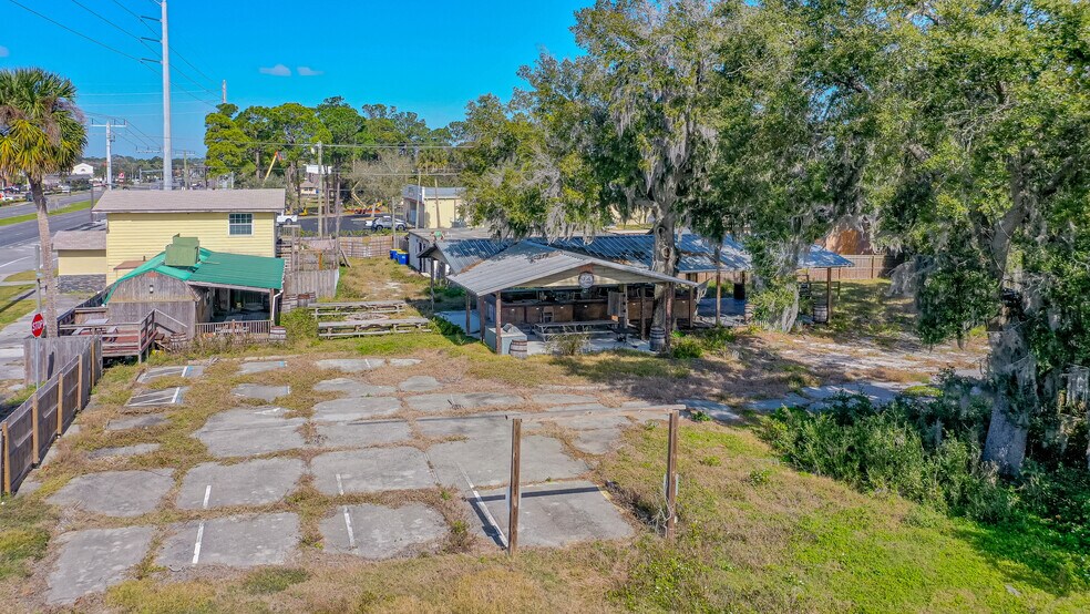 2001 S Ridgewood Ave, Edgewater, FL à vendre - Photo du bâtiment - Image 2 de 16