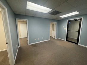 1430-1440 McCarthy Blvd, New Bern, NC for lease Interior Photo- Image 2 of 7
