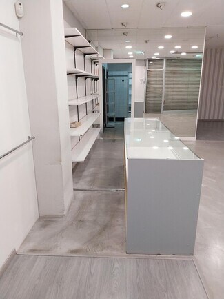 Plus de détails pour Multi-résidentiel à vendre