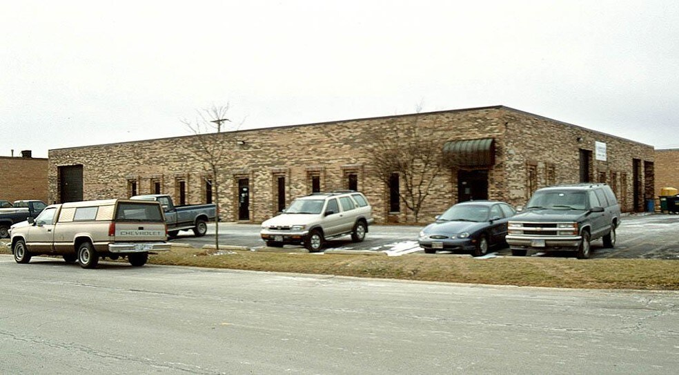 100-102 Fairbank St, Addison, IL à louer - Photo du bâtiment - Image 3 de 3
