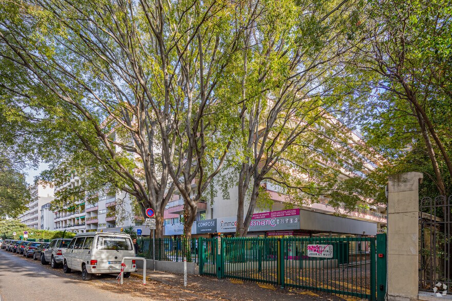 Office/Retail in Marseille for lease - Building Photo - Image 3 of 7