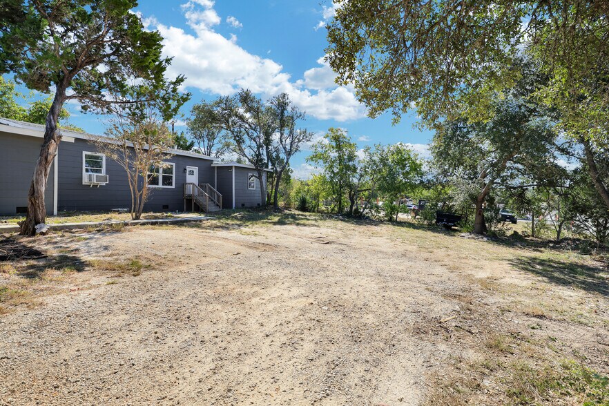 1016 E Borgfeld Dr, San Antonio, TX à vendre - Photo du bâtiment - Image 3 de 39