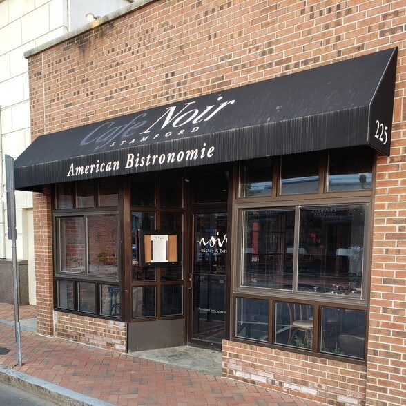 227 Summer St, Stamford, CT à louer - Photo du bâtiment - Image 3 de 6