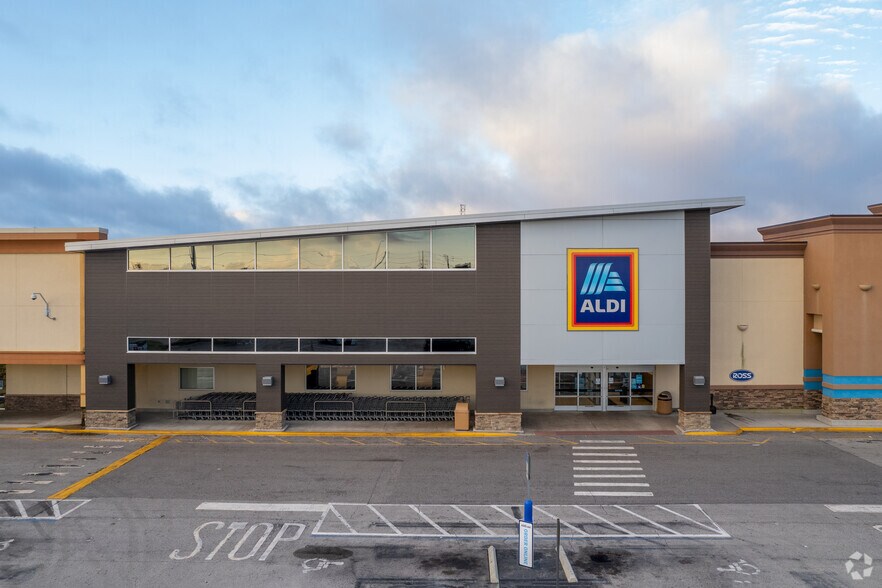 145 E Semoran Blvd, Casselberry, FL à louer - Photo du bâtiment - Image 2 de 5