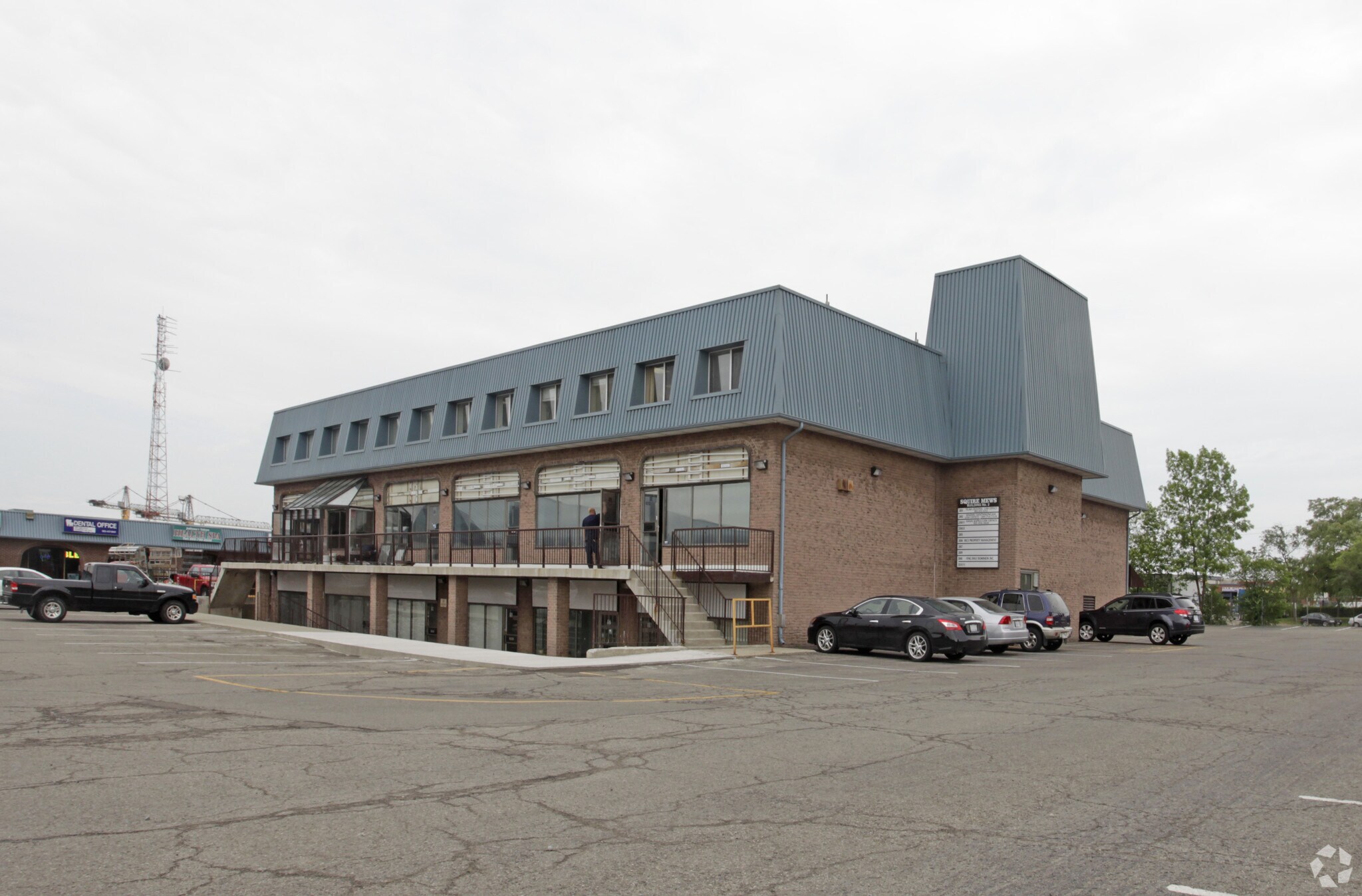 239 Queen St E, Brampton, ON for sale Primary Photo- Image 1 of 1