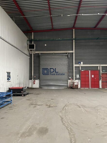 Industrial in Créteil for lease - Interior Photo - Image 3 of 3