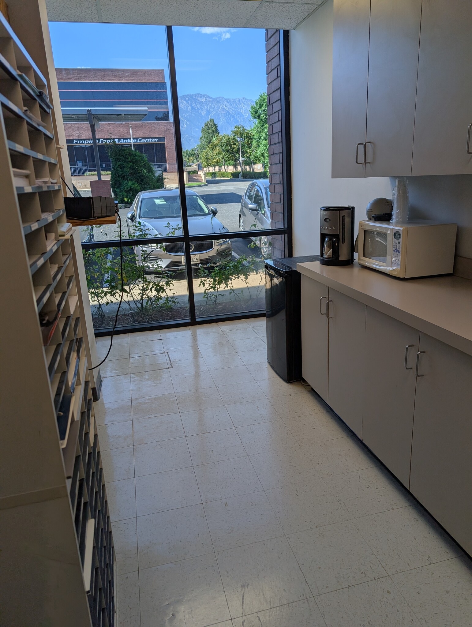 255 W Foothill Blvd, Upland, CA for lease Interior Photo- Image 1 of 3