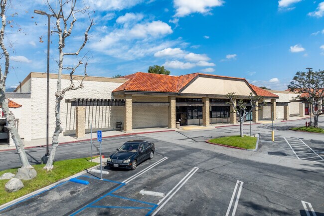 Plus de détails pour 411-441 E Arrow Hwy, Glendora, CA - Commerce de détail à louer