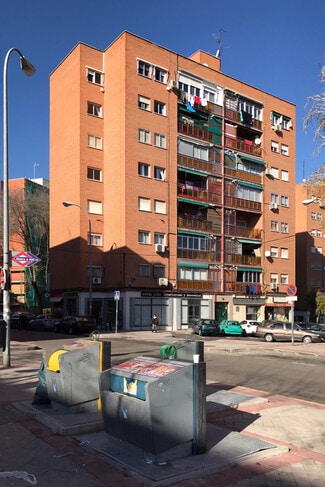 Plus de détails pour Multi-résidentiel à vendre