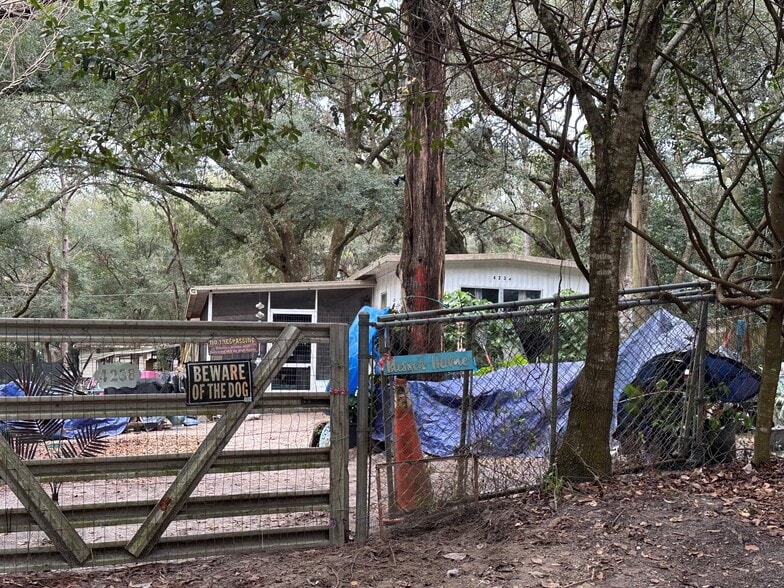 4355 Archer Trust portefeuille de 5 propriétés à vendre sur LoopNet.ca - Photo du bâtiment - Image 2 de 7