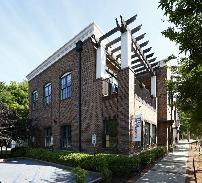 607 Pendleton St, Greenville, SC for lease - Building Photo - Image 1 of 24