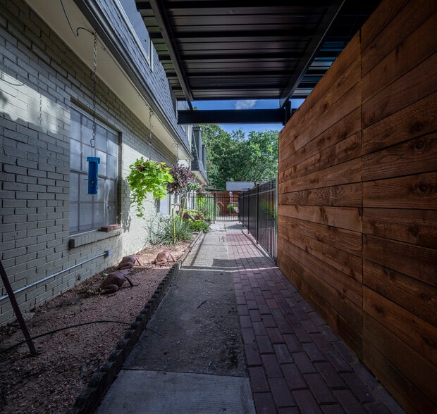 1717 N Locust St, Denton, TX for sale - Building Photo - Image 2 of 12