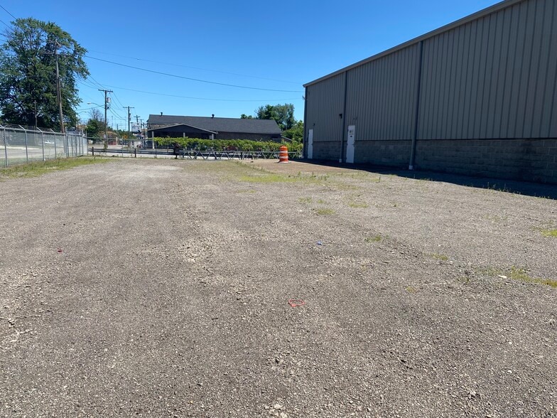 1900 Cleveland Ave, Canton, OH for lease - Building Photo - Image 3 of 6