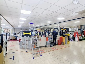 Plus de détails pour Commerce de détail à louer