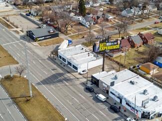 Plus de détails pour 12744 E 8 Mile Rd, Detroit, MI - Commerce de détail à vendre
